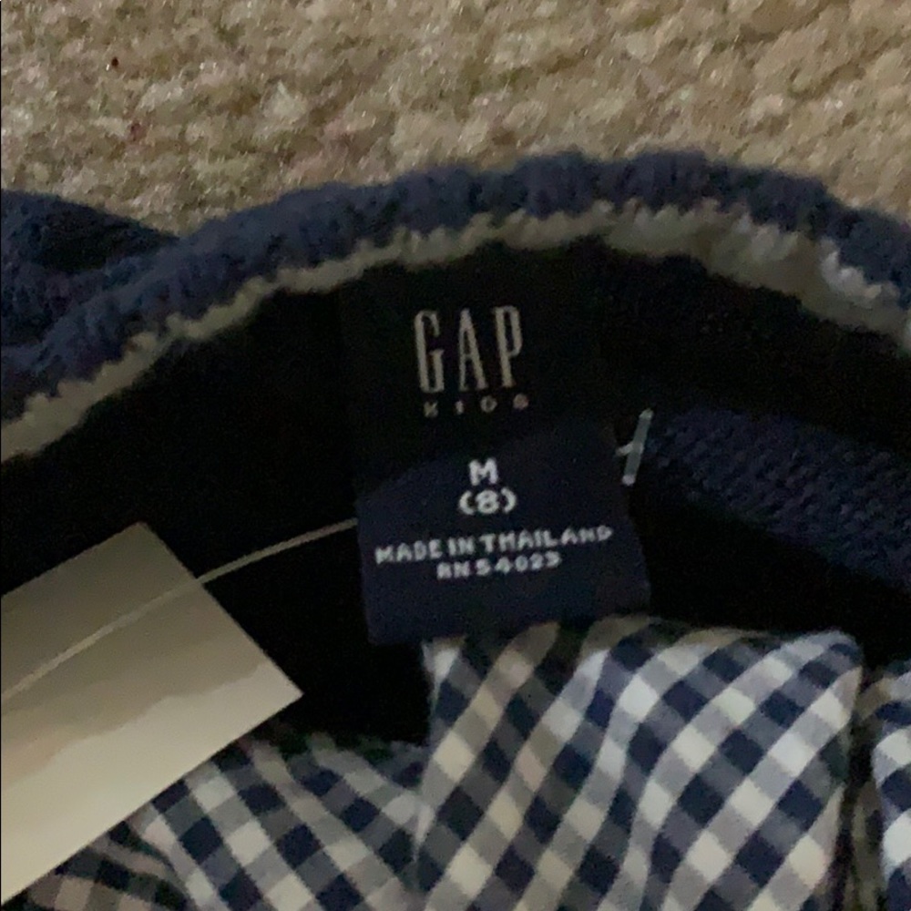Two sweaters - Picture 3 of 4